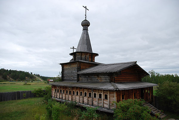 Спасская церковь в поселке Соттинцы, музей "Дружба".